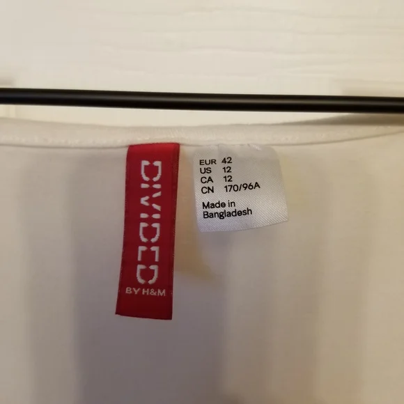 White and Red Floral Sleeveless Dress - Picture 3 of 4